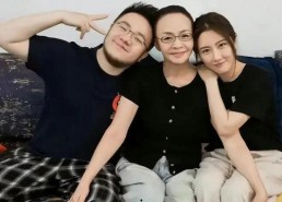 娱乐八卦吃瓜少女视频,吃瓜少女带你领略幕后花絮